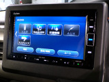 CD、DVD、Bluetooth、AM、FM、スマートフォン接続ができます。