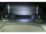 【シートヒーター】運転席、助手席ともにシートヒーター装備です。寒い朝、車内が暖まるのを待たずに快適に出発できます♪気持ちよく1日が始まります。