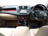 当社の車両は、オークションなどで高評価のお車を厳選して仕入れています。第三者鑑定やオークション評価4点以上にこだわっており、内外装共に状態の良いお車です。是非ご覧になってください。