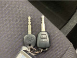 この車両にはキーが2本付属します。1本はキーレスエントリー機能付きです。