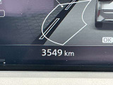 【走行距離 3,549km!】 走行距離がとても少ないお値打ちプライスのオーラです! 安心して長くお使いいただけます。