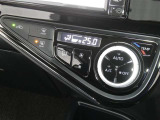 【オートエアコン】車内温度を感知して自動で温度調整をしてくれるのでいつでも快適な車内空間を創り上げます!どの席に座っても快適なドライブが楽しめます♪