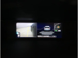 リバースギア時はマルチファンクションディスプレイにRABの作動状況とサイドビューモニターが表示されます