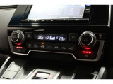 運転席と助手席の温度設定の変更が可能な左右独立タイプのデュアルエアコンです♪♪♪暑がりな人・寒がりな人も誰もが車内を快適にお過ごしいただけます♪♪♪
