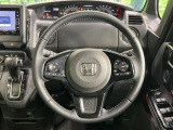 【純正革巻きステアリング】上質な革を使用することで、手にしっかり馴染みとても運転しやすいハンドルです♪