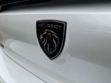 プジョーエンブレム。
