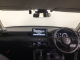 【前方視界】開放的な前方視界!運転がしやすく疲れにくいです♪窓が大きく、見通しがとっても良いおクルマですよ♪