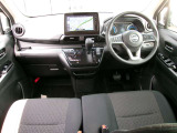 車内。視界も良好でストレス無く快適なドライブをご提供できます♪