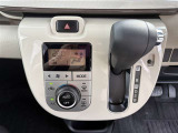 傷が目立ちやすい場所ですが、使用感は少なく綺麗な状態です。
