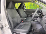 運転席シート廻りは使用感も少なく、良好な状態となっています。前オーナー様が丁寧に使っていたことがよくわかりますね。