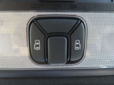 運転席からも操作できる両側パワースライドドア付きです。