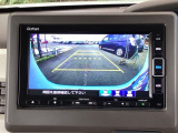 バックモニター付きで、車庫入れやバック時の後方確認をサポート。
