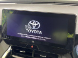 【メーカー純正ナビ】インテリアに溶け込むスタイリッシュな「専用設計」メーカーナビを装備♪視認性や操作性など基本性能にも優れ、より上質なカーライフをお楽しみいただけます。
