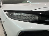 LEDヘッドライトは、点灯の瞬間から最大光量を発揮し、突然暗くなるトンネルなどでの安定感を高めます。