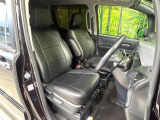 運転席シート廻りは使用感も少なく、良好な状態となっています。丁寧に使われていたことがよくわかりますね。