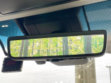 【デジタルインナーミラー】後席の大きな荷物や同乗者で後方が確認しづらい時でも安心!カメラが撮影した車両後方の映像をルームミラー内に表示。クリアな視界で状況の確認が可能です!