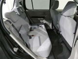 ゆとりある広々とした車内空間は、ドライブを始め買い物やレジャーなど、幅広く活躍します。一人でもみんなとでもお出かけを楽しみましょう!