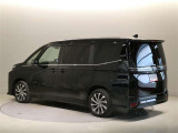 ご覧の車両以外にも多数のU-Carを展示販売しております。