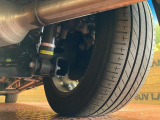 お車を安心してお乗りいただく為には、足回りの定期点検が欠かせません。サービスサポート(有償保証)では無料点検もご提供しており、安心のカーライフをお過ごしいただけるサポート体制が整っています。