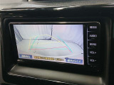 駐車が苦手な方でも安心のバックガイドモニター搭載。 後方の映像をクリアに表示し、ガイドラインで車庫入れや縦列駐車をしっかりサポート。毎日の運転がぐっとラクになります。