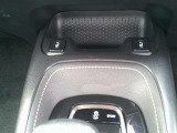運転席と助手席にシートヒーター装備されております!