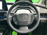 【純正革巻きステアリング】上質な革を使用することで、手にしっかり馴染みとても運転しやすいハンドルです♪