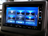 CD、DVD、Bluetooth、AM、FM、スマートフォン接続ができます。