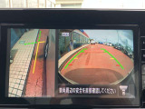 左サイドカメラとフロントカメラ運転席から死角となりやすい車両左前部分や前方部分もバッチリ見えます♪