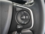 ◆アダプティブクルーズコントロール◆予め設定した車速内でクルマが自動的に加減速。前走車との適切な車間距離を維持しながら追従走行します。【LKAS】車線維持支援システムでステアリング操作を支援。