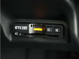 ◆ETC2.0装着◆進化したドライブ体験。料金収受システムだけだったETCが生まれ変わって、高速道路を賢く使うETC2.0に進化しました。多彩な情報サービスが便利で快適なドライブ体験を提供します。