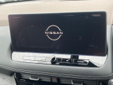 【メーカー純正ナビ】インテリアに溶け込むスタイリッシュな「専用設計」メーカーナビを装備♪視認性や操作性など基本性能にも優れ、より上質なカーライフをお楽しみいただけます。