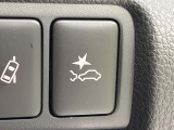 【三菱e-Assist】走行中に前方の車両等を認識し、衝突しそうな時は警報とブレーキで衝突回避と被害軽減をアシスト。より安全にドライブをお楽しみいただけます。
