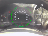 バックカメラの画像です。ガイドラインがスムースな車庫入れをサポートいたします。車庫入れの安心感がアップしますね。