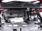 1.6ガソリンエンジンと電動モーターの組み合わせでシステム合計出力225ps、合計トルク360Nm(カタログ値)を発揮。また電動モーターだけでも駆動できEV走行換算距離(等価EVレンジ、国土交通省審査値)WLTCモー