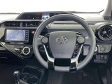 運転席まわりです。 各操作スイッチは使いやすい位置に配置されてます。