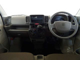 【メーター廻り】シンプルで飽きないデザイン、運転中も視界の邪魔にならない構造になっているので運転に支障もありません♪