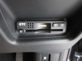ETC付。高速道路の料金所はキャッシュレスで通過です。サービスエリア等にあるスマートインターの出入りも利用可能でとっても便利。ご納車後すぐにお使い頂けるようセットアップしてのお渡しとなります。