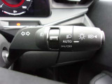 LEDライトとセットで、トンネルなどの走行時に便利なオートライト&フォグランプも装備されています。