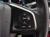 ◆アダプティブクルーズコントロール◆予め設定した車速内でクルマが自動的に加減速。前走車との適切な車間距離を維持しながら追従走行します。【LKAS】車線維持支援システムでステアリング操作を支援。