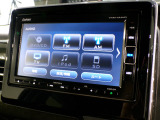CD、DVD、Bluetooth、AM、FM、スマートフォン接続ができます。