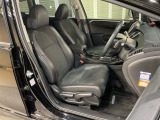 乗降がしやすい運転席。高さが調節できて小柄な方でも運転しやすいポジションをとることができます。