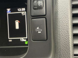 プリクラッシュセーフティーシステムです。万が一よそ見をして前車や壁にぶつかりそうになっても、知らせてくれます♪もちろん、安全運転は忘れずに。