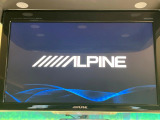 【フリップダウンモニター】大画面モニターで後席でもエンタメをお楽しみいただけます。小さなお子様にも大人気の装備です♪