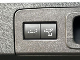【パワーバックドア】スマートキーや運転席のボタンを押すだけでリアゲートが自動で開閉します!荷物を持っている時や、高い位置にあるバックドアを閉める際に便利な機能です♪