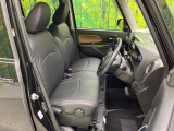 運転席シート廻りは使用感も少なく、良好な状態となっています。丁寧に使われていたことがよくわかりますね。