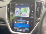 【マルチテレインモニター】車のフロントやサイドのカメラ画像を同時にモニター表示することで、悪路や狭い道を走行時でも周囲の状況確認ができ安心!本格SUVにうれしい装備です♪