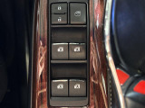 【パワーウインドウ】運転席のスイッチで、各席の窓ガラスの開閉ができます!あると便利ですよね!