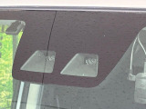 【スマートアシスト】走行中に前方の車両等を認識し、衝突しそうな時は警報とブレーキで衝突回避と被害軽減をアシスト。より安全にドライブをお楽しみいただけます。
