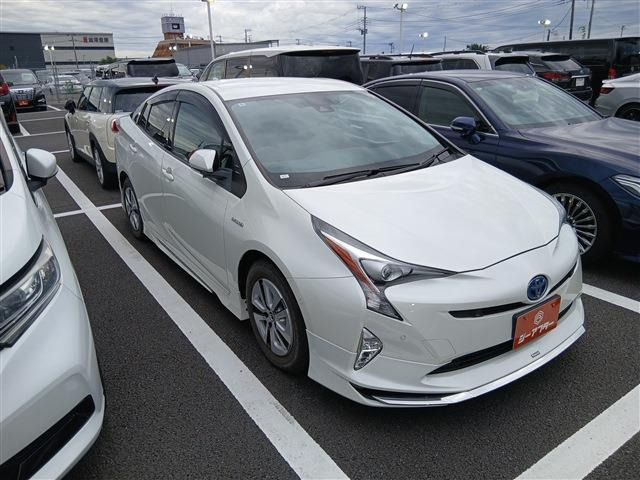 トヨタ プリウス 