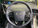 【純正革巻きステアリング】上質な革を使用することで、手にしっかり馴染みとても運転しやすいハンドルです♪